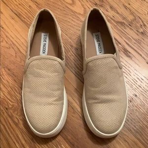 Steve Madden Gracy flat casual sneakers in sand